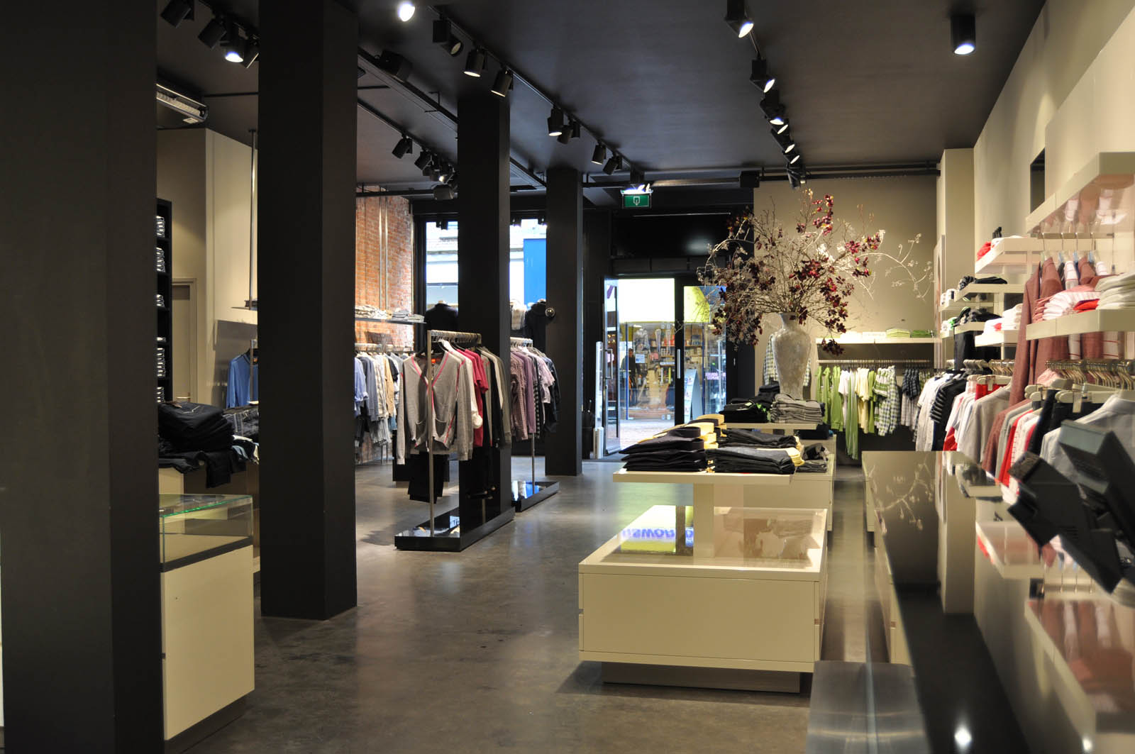 哈勒姆Hugo Boss店铺丨荷兰哈勒姆丨Jeroen de Nijs architect,bni bv-3