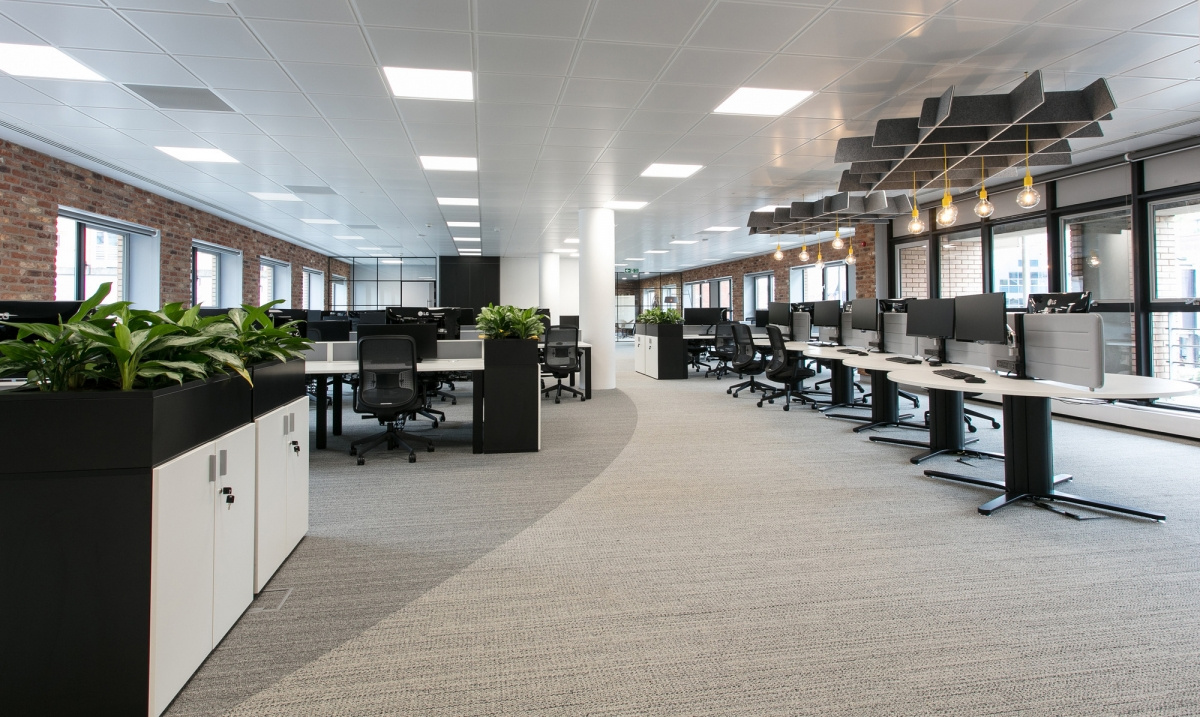 英伦金融公司 SunLife 现代办公室设计-11