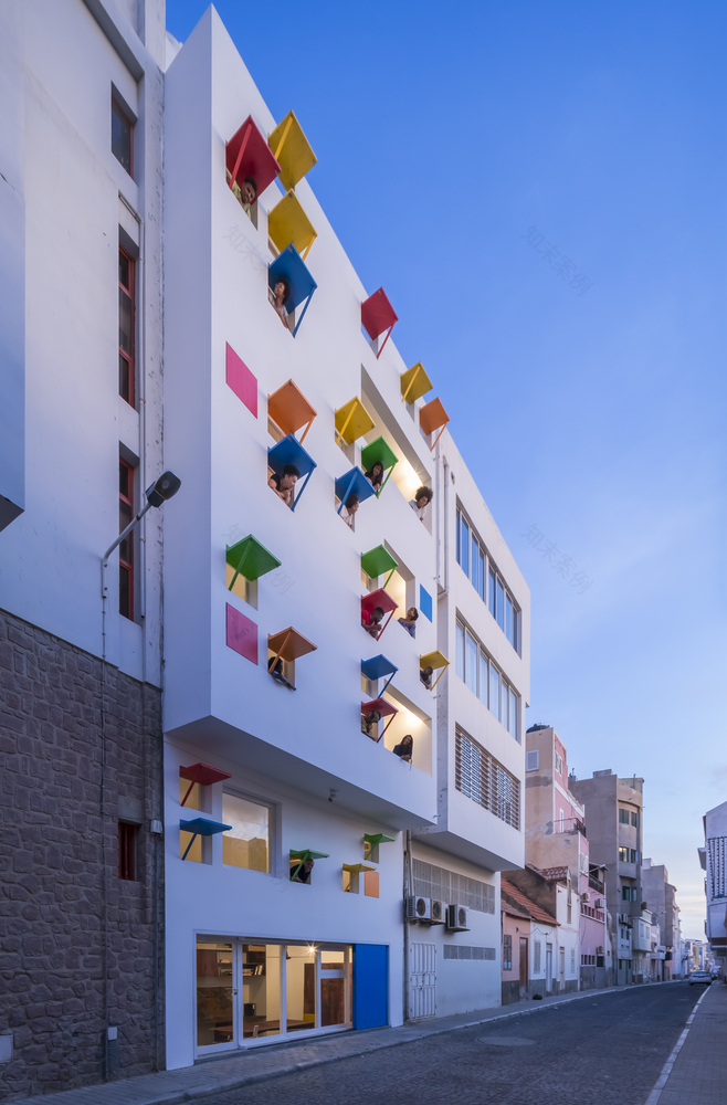 Casa Celestina · 灵活多变的色彩空间丨Ramos Castellano Arquitectos-43