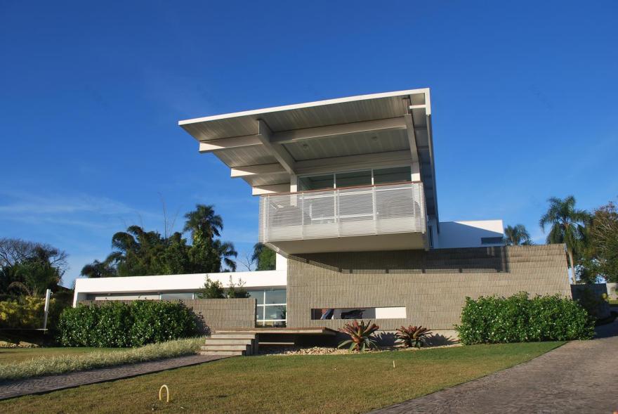 巴西 SC 地区现代住宅,融入自然风光-5