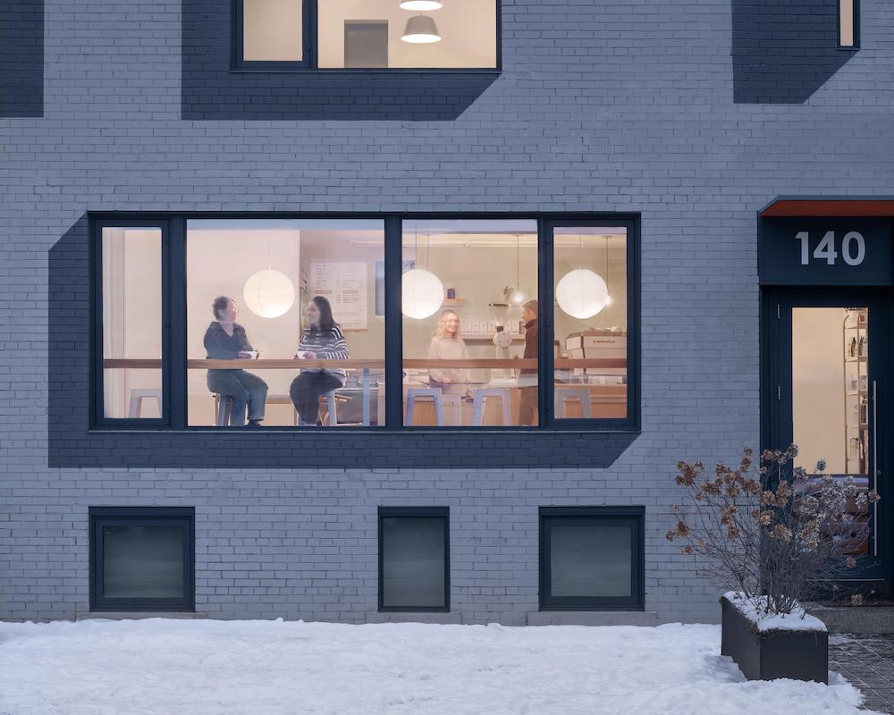 多伦多Lion Coffee社区咖啡馆丨加拿大多伦多丨Dubbeldam Architecture + Design-1