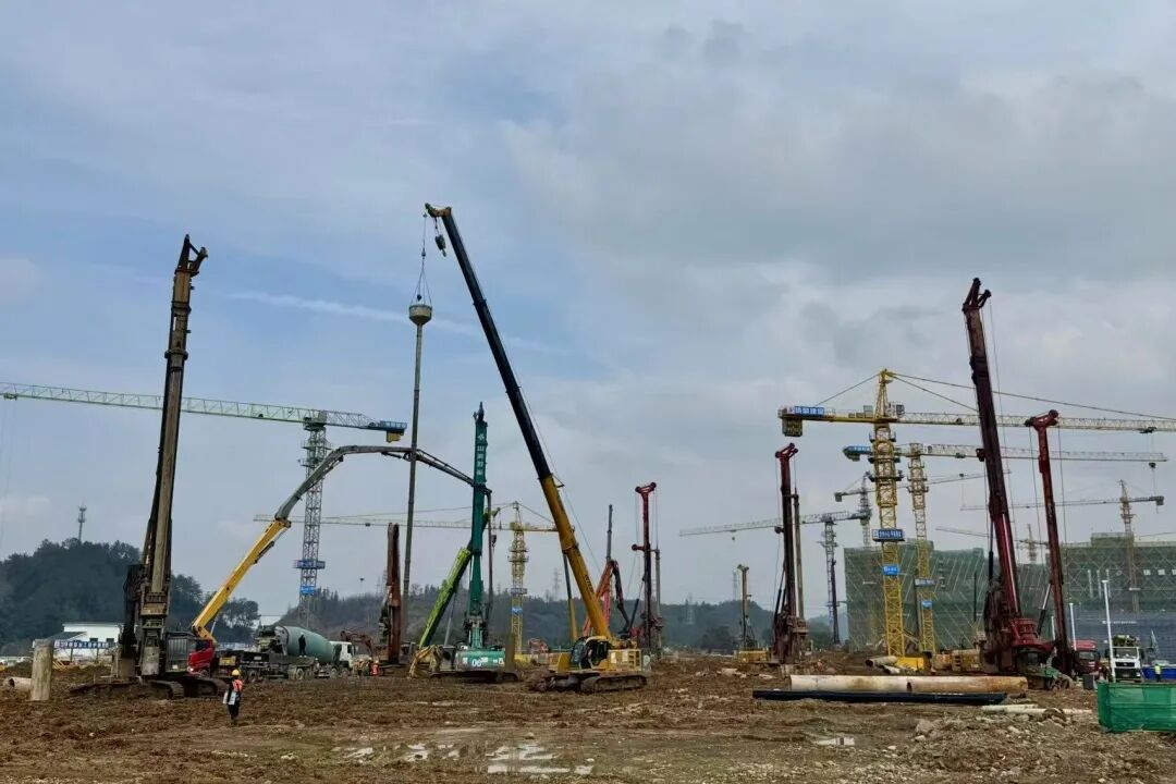 党员突击队|在变化中淬炼——记卡游科技动漫衍生品生产基地项目党员突击队-14