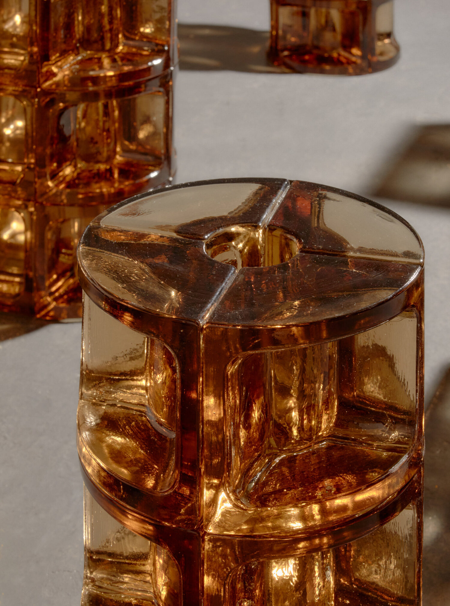 Tom Fereday & Charlie White 联合呈现 Versa,探讨废旧材料再利用的创意之作-24