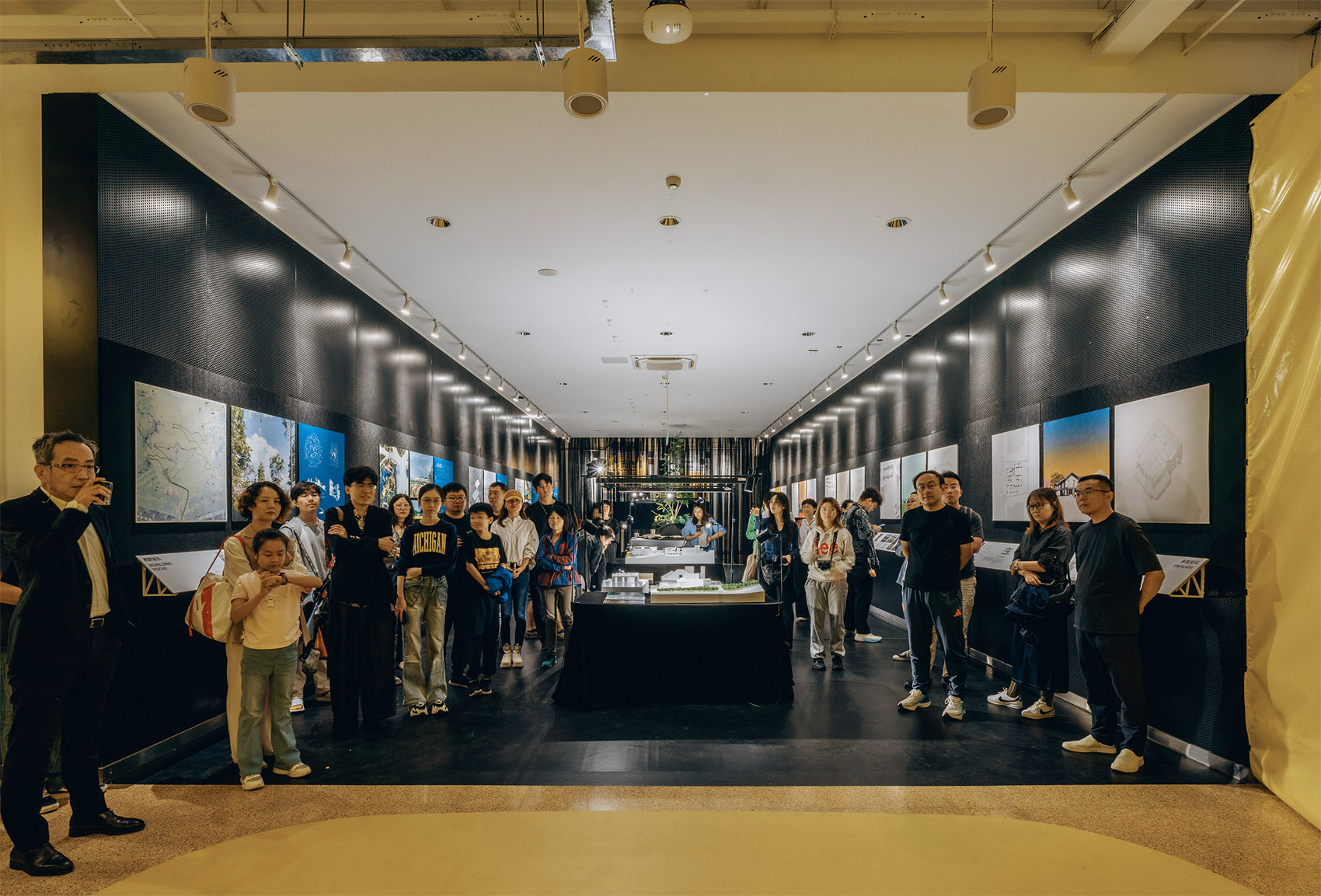 “半场”第四场展览《非作而做·当态度成形》丨中国北京丨也似建筑,青亭建筑-19