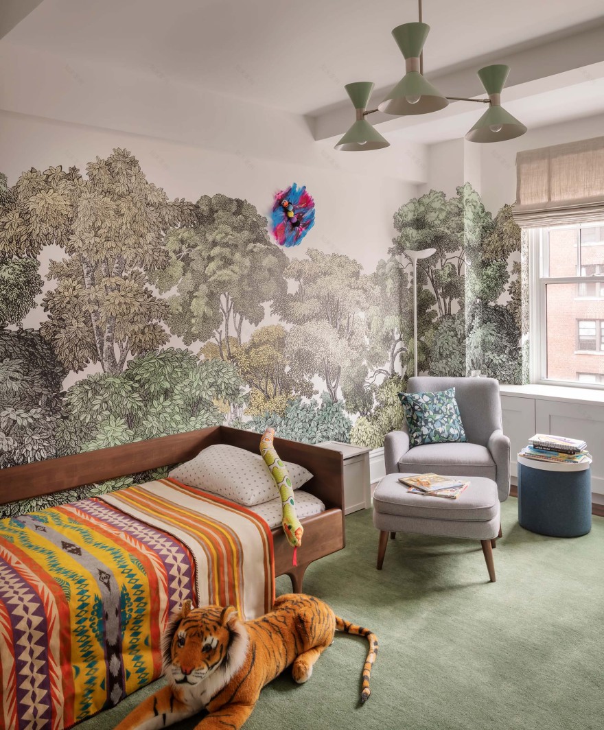 一场战前活力十足的合作活动
注:Punchy常见有有力的、活力十足的等意思,Coop常见有合作、合作活动、合作社等意思,这里结合语境推测Coop为合作活动,整体根据一般表达习惯进行了翻译如果有更具体的背景信息,翻译可能更精准 丨GhanaUpper West-29