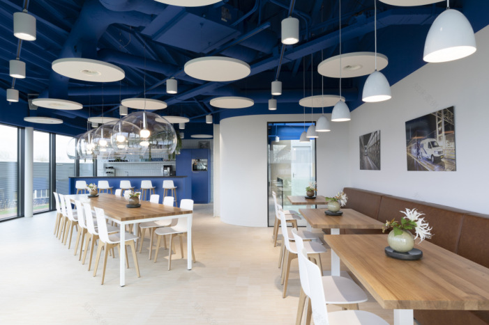 荷兰 Nouwens Transport 办公室的动态圆环设计-14