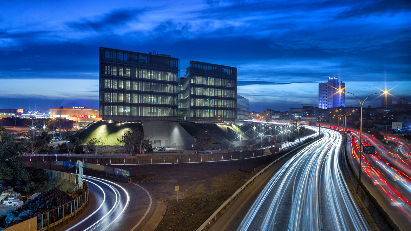 土耳其最大绿色屋顶校园 | Garanti Bank BBVA 科技园区-40