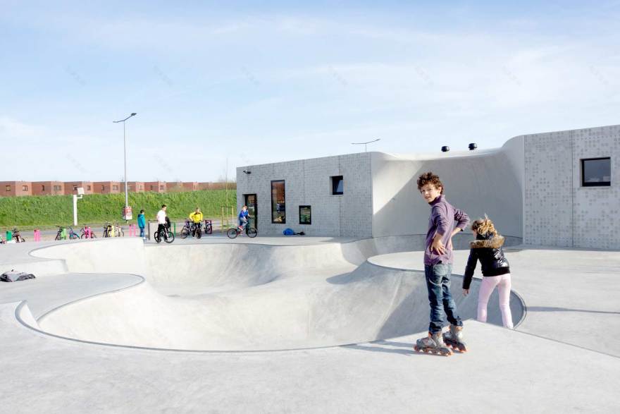 融合室内外空间的创意滑板运动中心-0