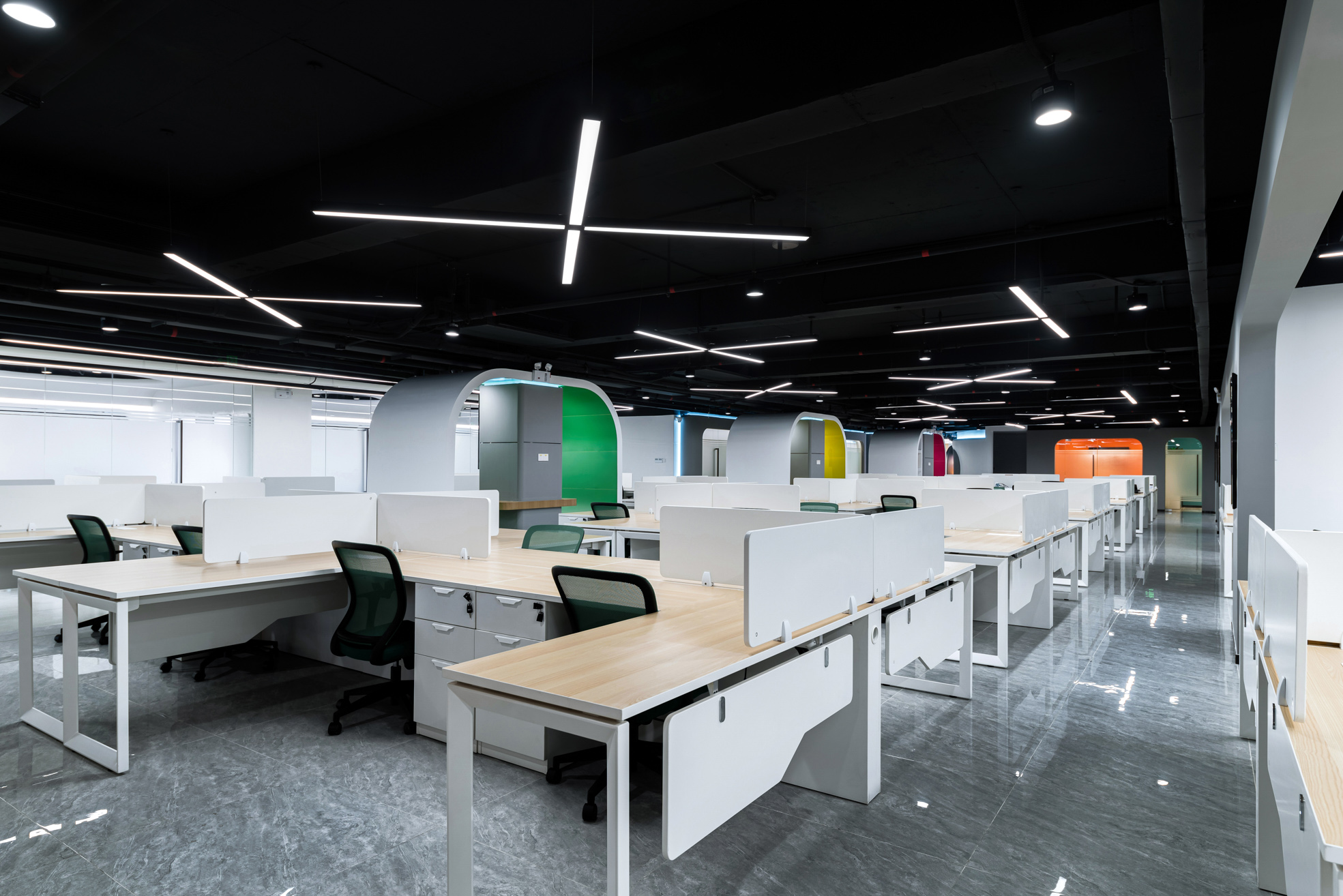 前进未来·一座穿越宇宙的飞船办公室-27