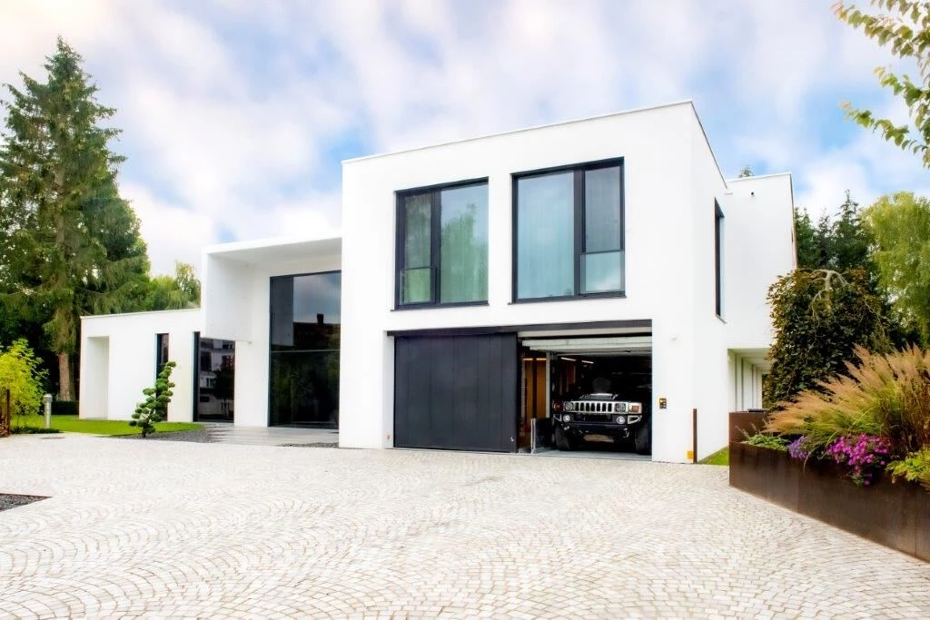 Bauhaus Villa with car lift-42