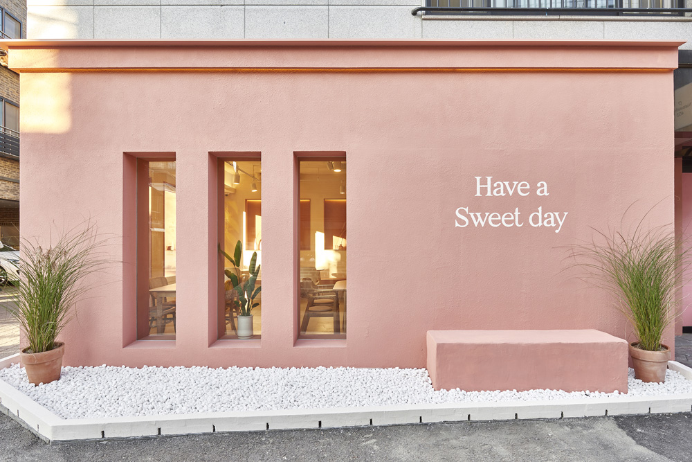 13 坪水原咖啡厅，粉红外观点亮空间设计-4