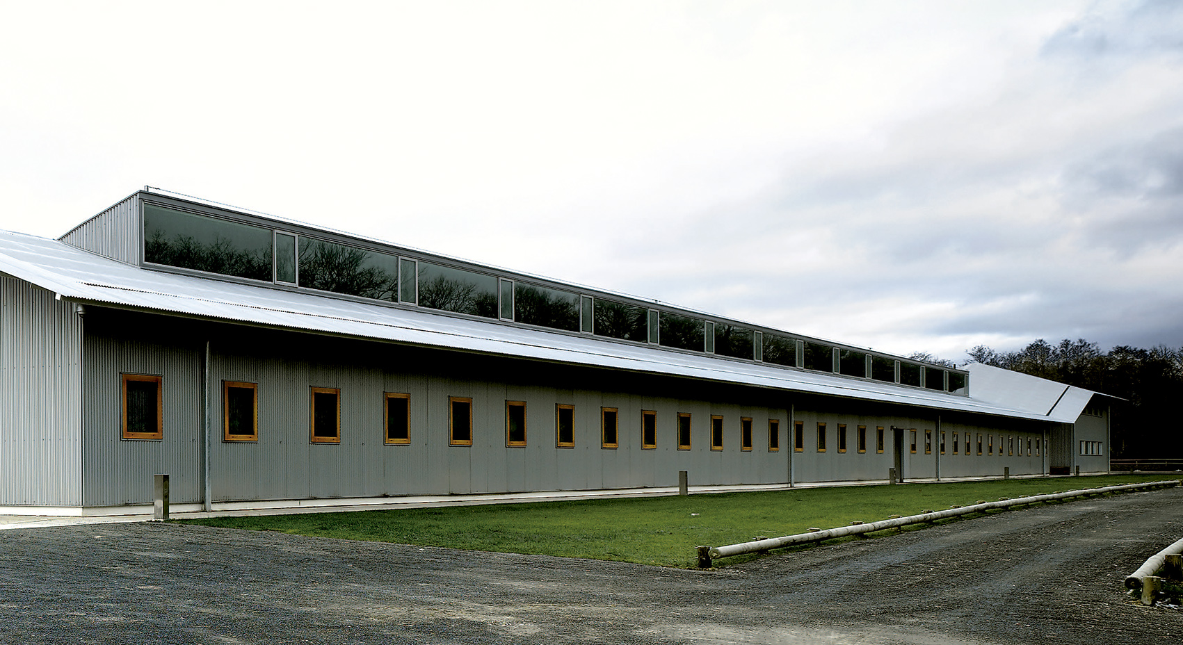 融合环境的西班牙高性能马术中心-17