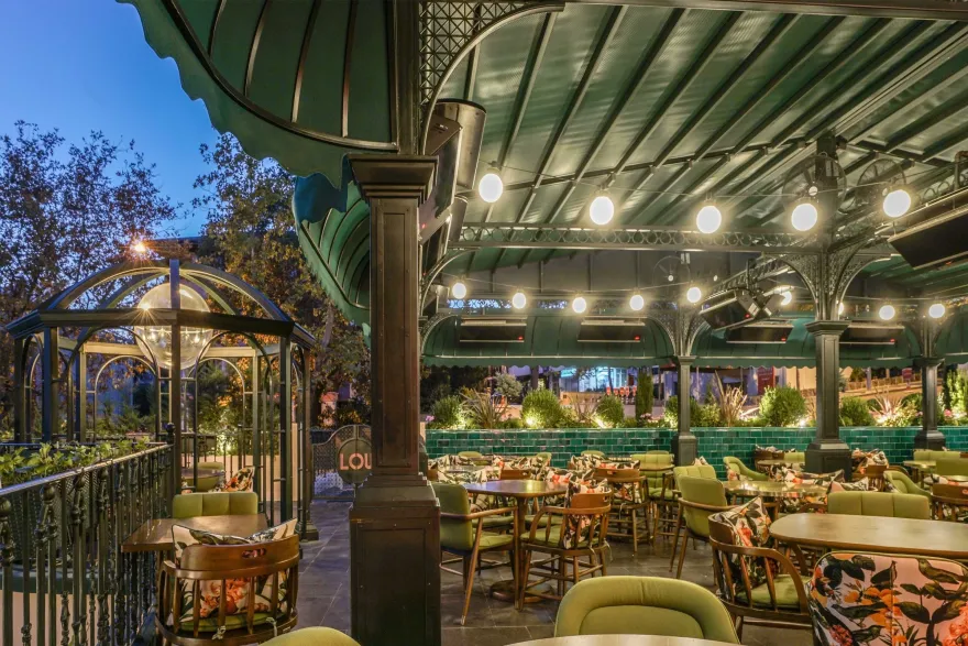 绿意盎然的古巴风格餐厅-27