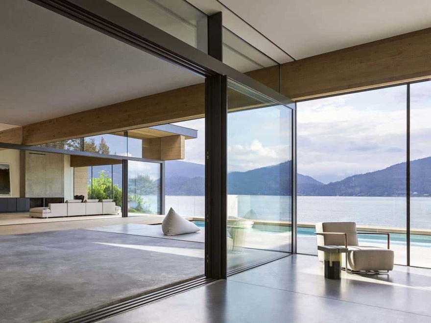 An amazing luxury house overlooking the sea in West Vancouver Canada-12
