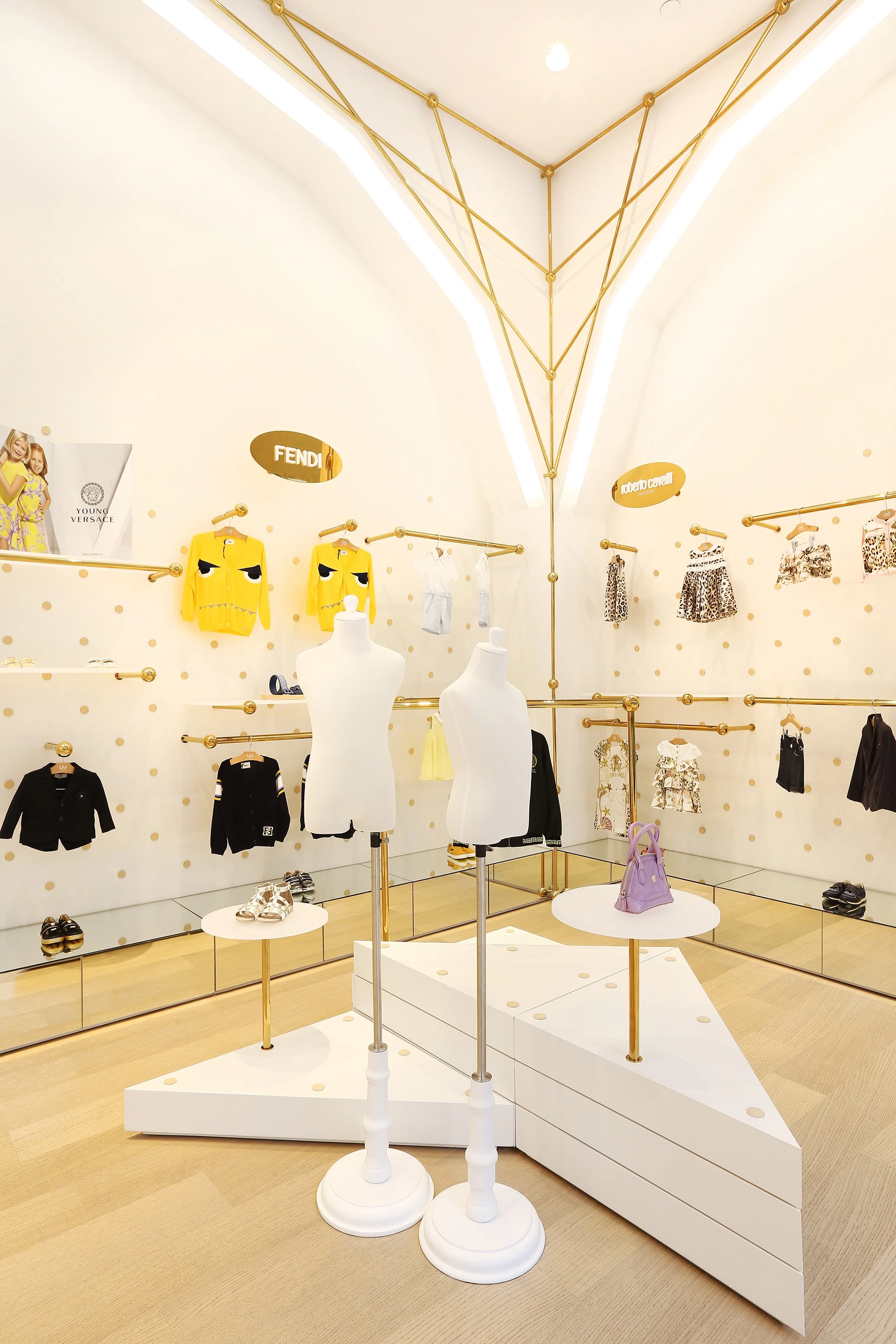 UM Junior 童装店 · 金色奇想空间-22