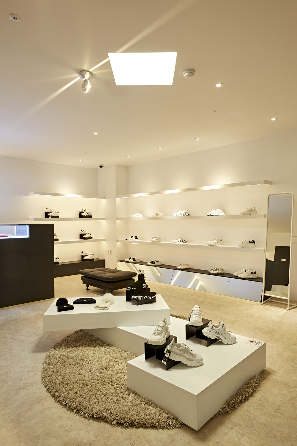 现代时尚，30 坪家具店的完美设计-9