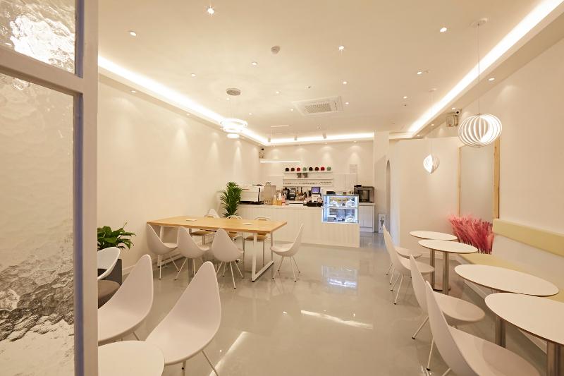 十五平米简约咖啡厅，点睛之笔的色彩设计-11