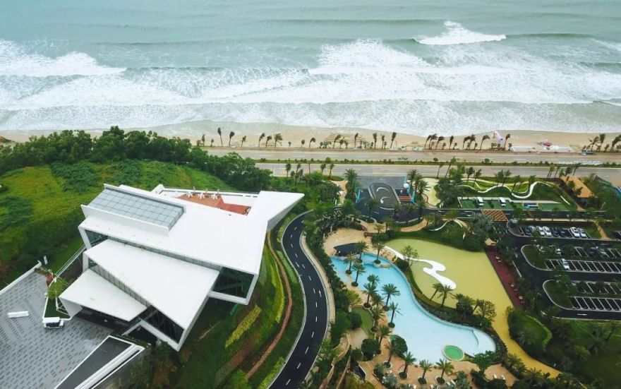 悬崖上的艺术馆 | 山海之间的白色梦幻空间-3