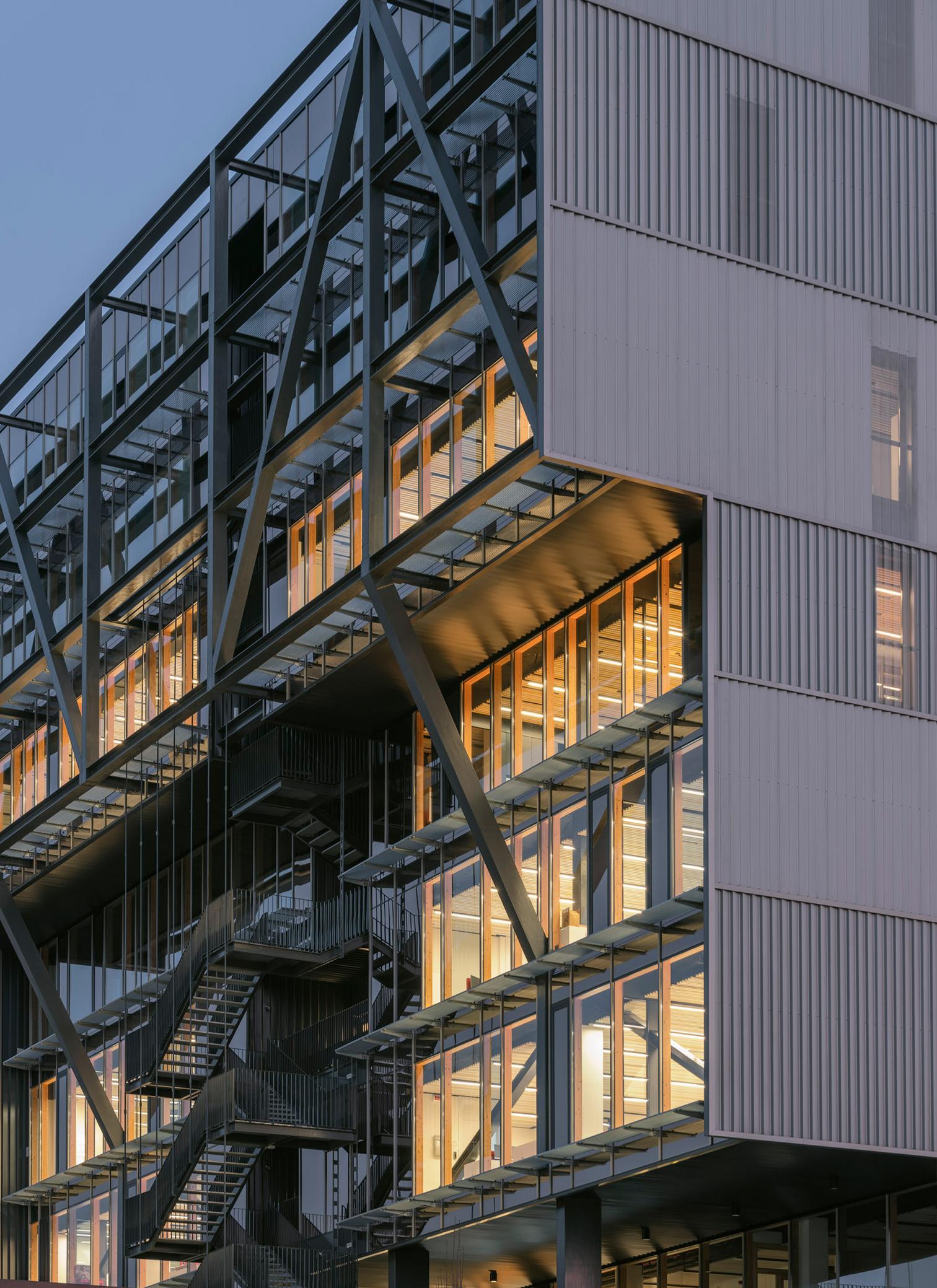 西班牙 Sant Cugat del Vallès 节能办公楼设计丨西班牙巴塞罗那丨Manuel Bailo 和 Rosa Rull-23