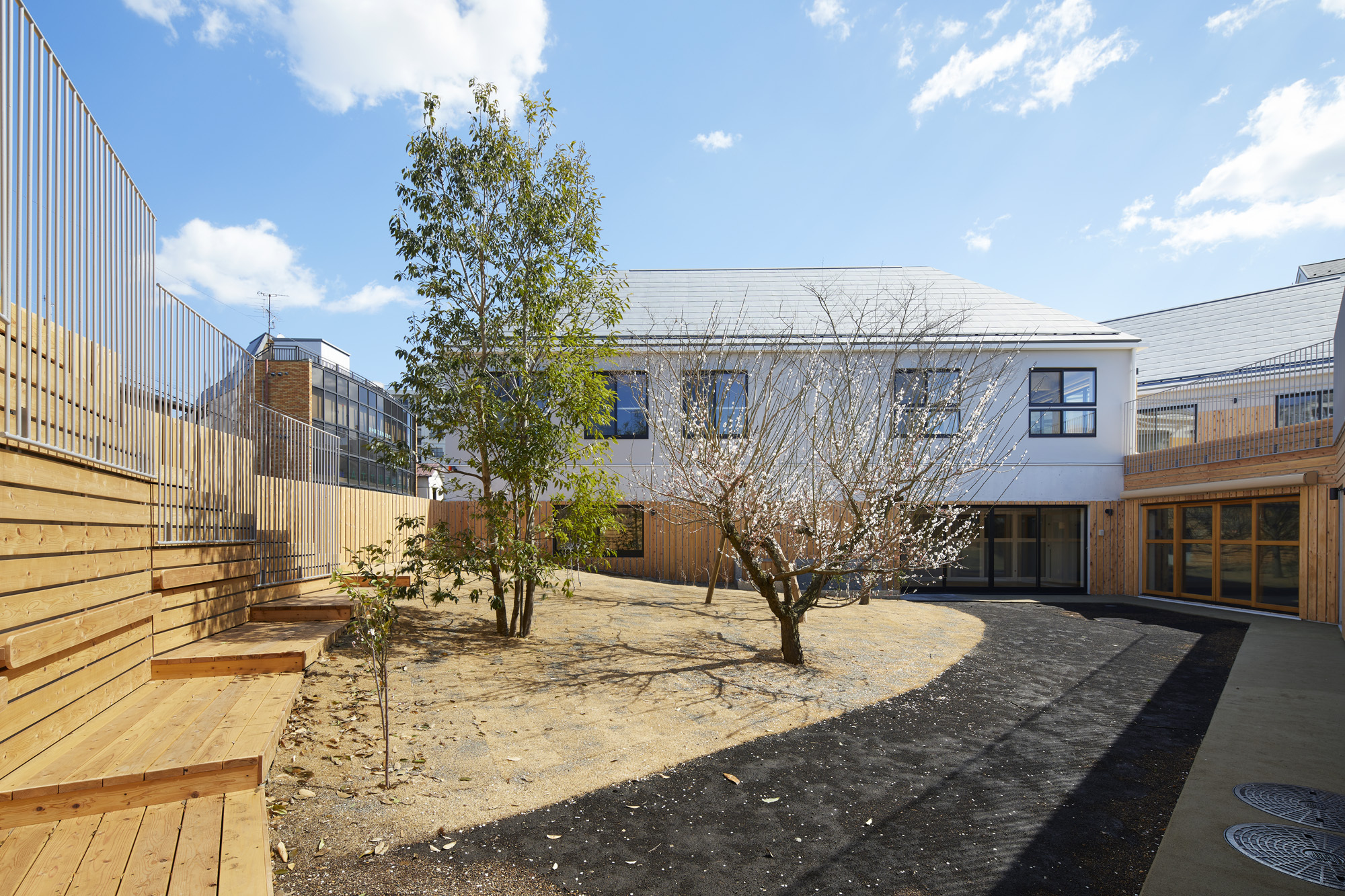 "small pond" Nursery / Naf Architect & Design-10