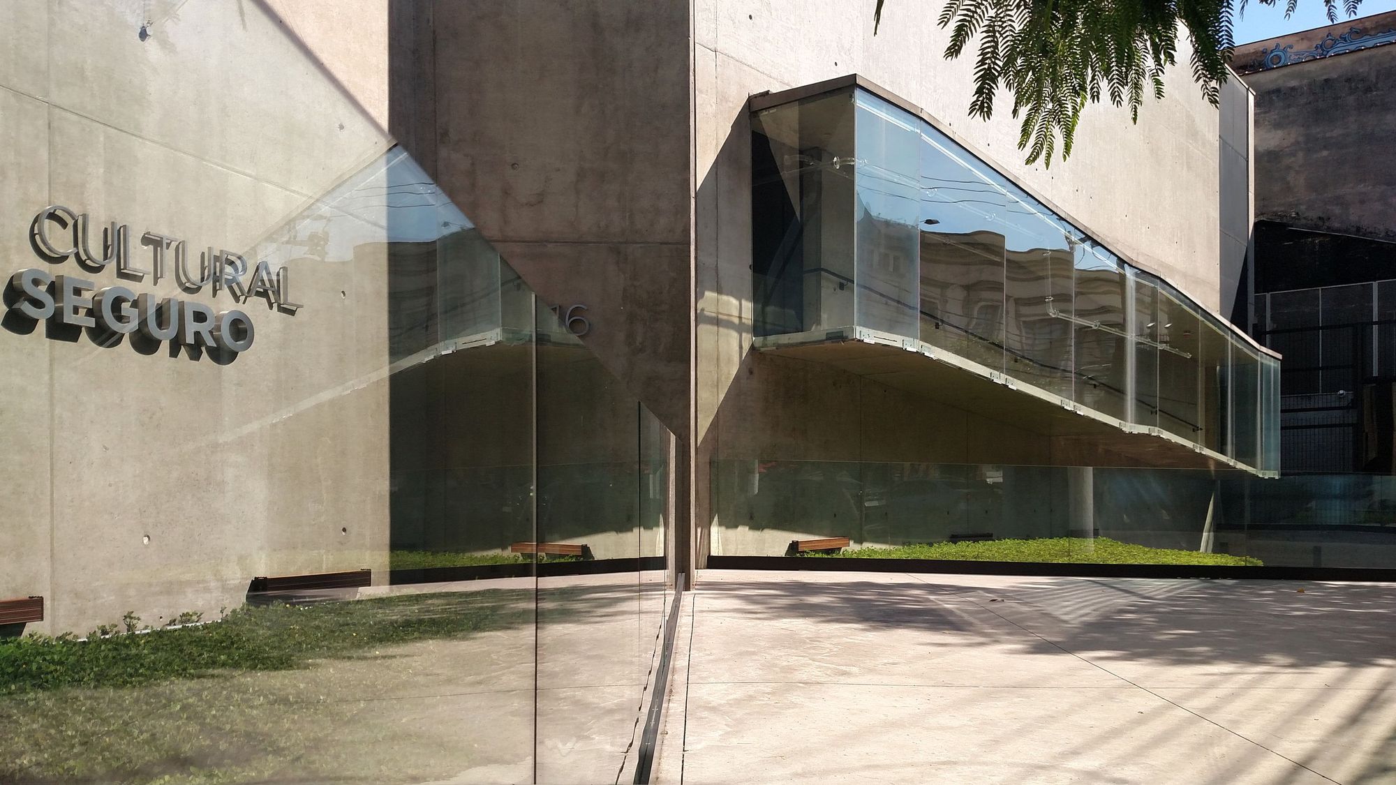 Porto Seguro Cultural Center / Yuri Vital-57