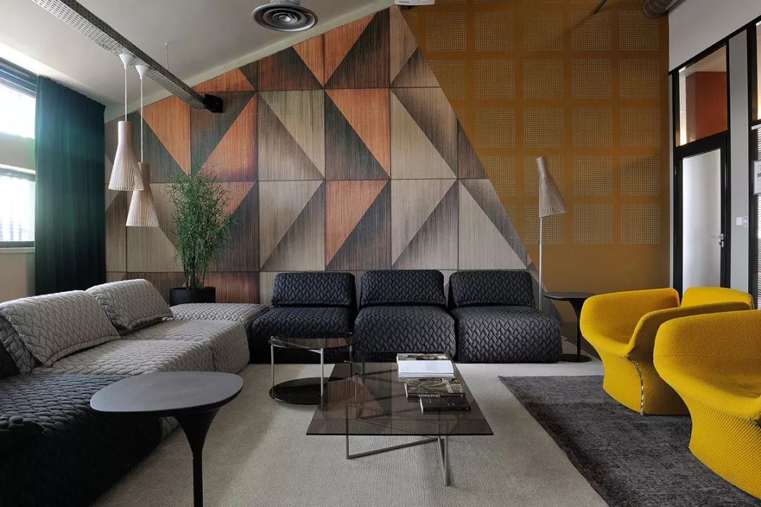 前卫时尚艺术气息的办公空间-16