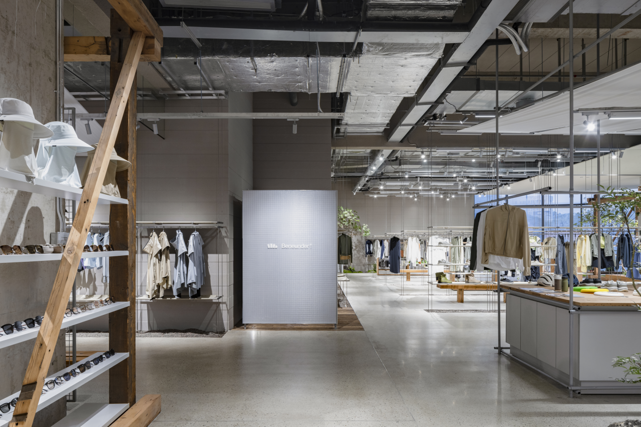 蕉下深圳大运天地轻量化户外体验店丨中国深圳丨Link Architects上海直地建筑设计工作室-11