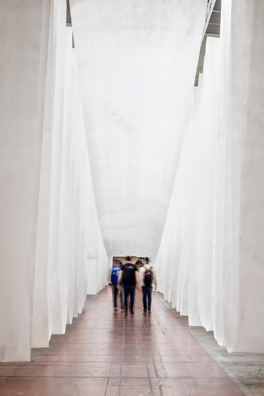 巴塞罗那临时空间建筑 · 环保与历史的完美结合-19