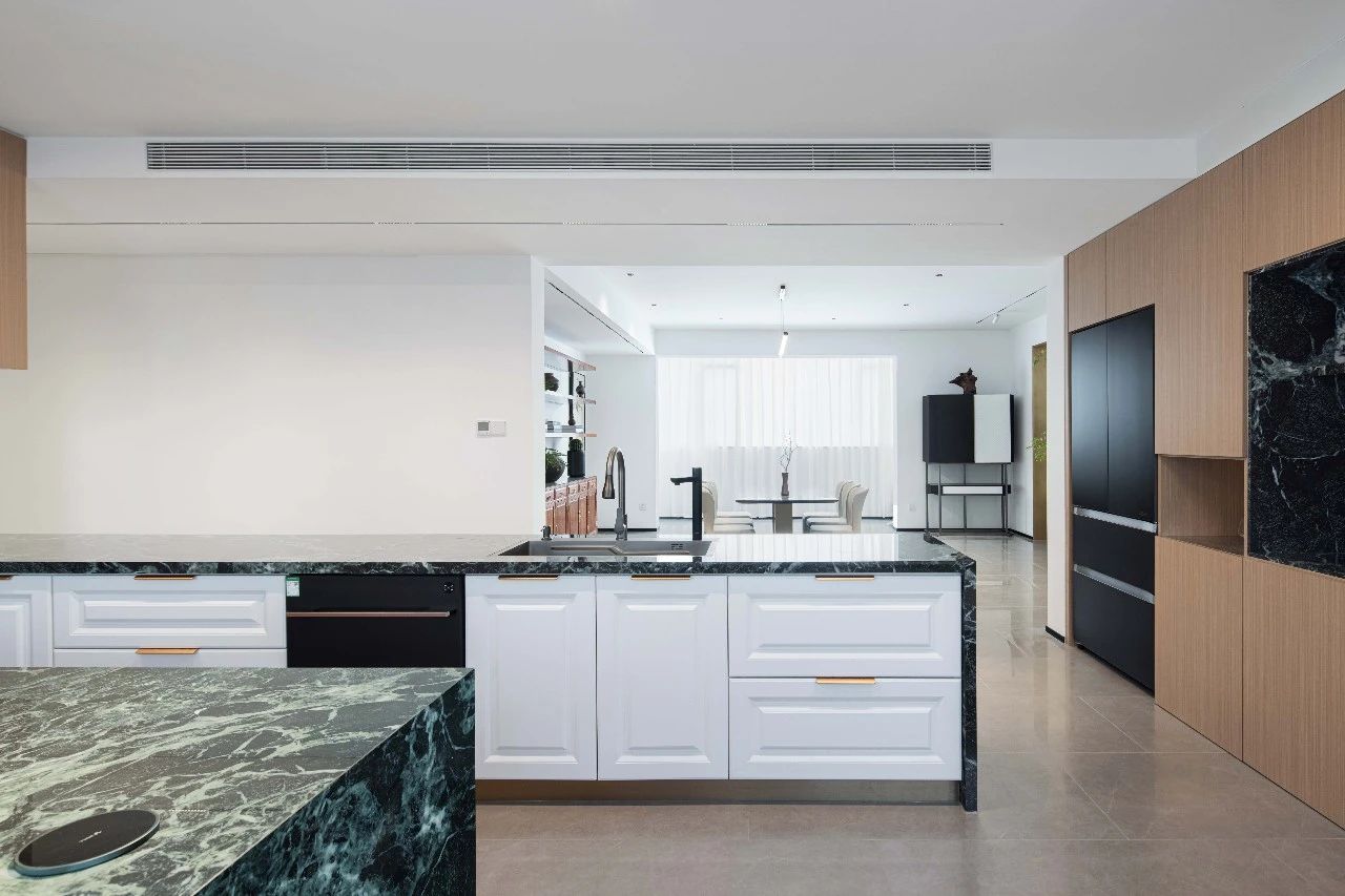 青花瓷中式与现代风格的碰撞大平层丨中国北京丨艾德诺特(北京)设计顾问有限公司-16