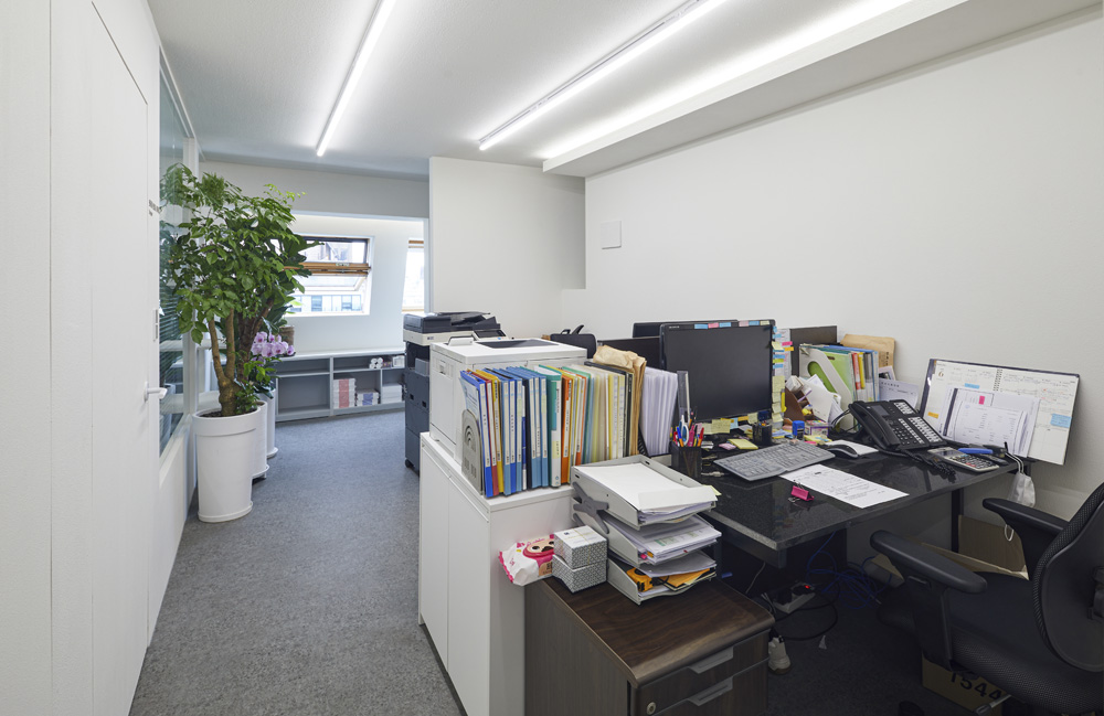 简约黑白风，30 坪法律事务所空间设计-2