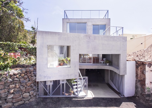 西班牙绍萨尔"G House"——混凝土与庭院的巧妙结合-8
