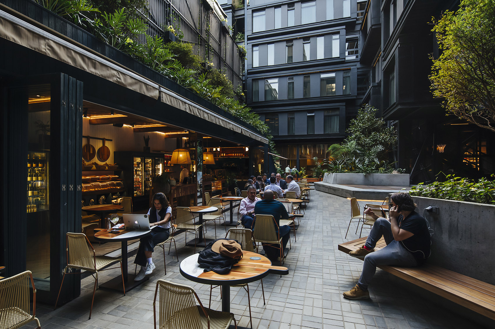 麦德林Click Clack酒店,哥伦比亚 / Plan:B Arquitectos-15
