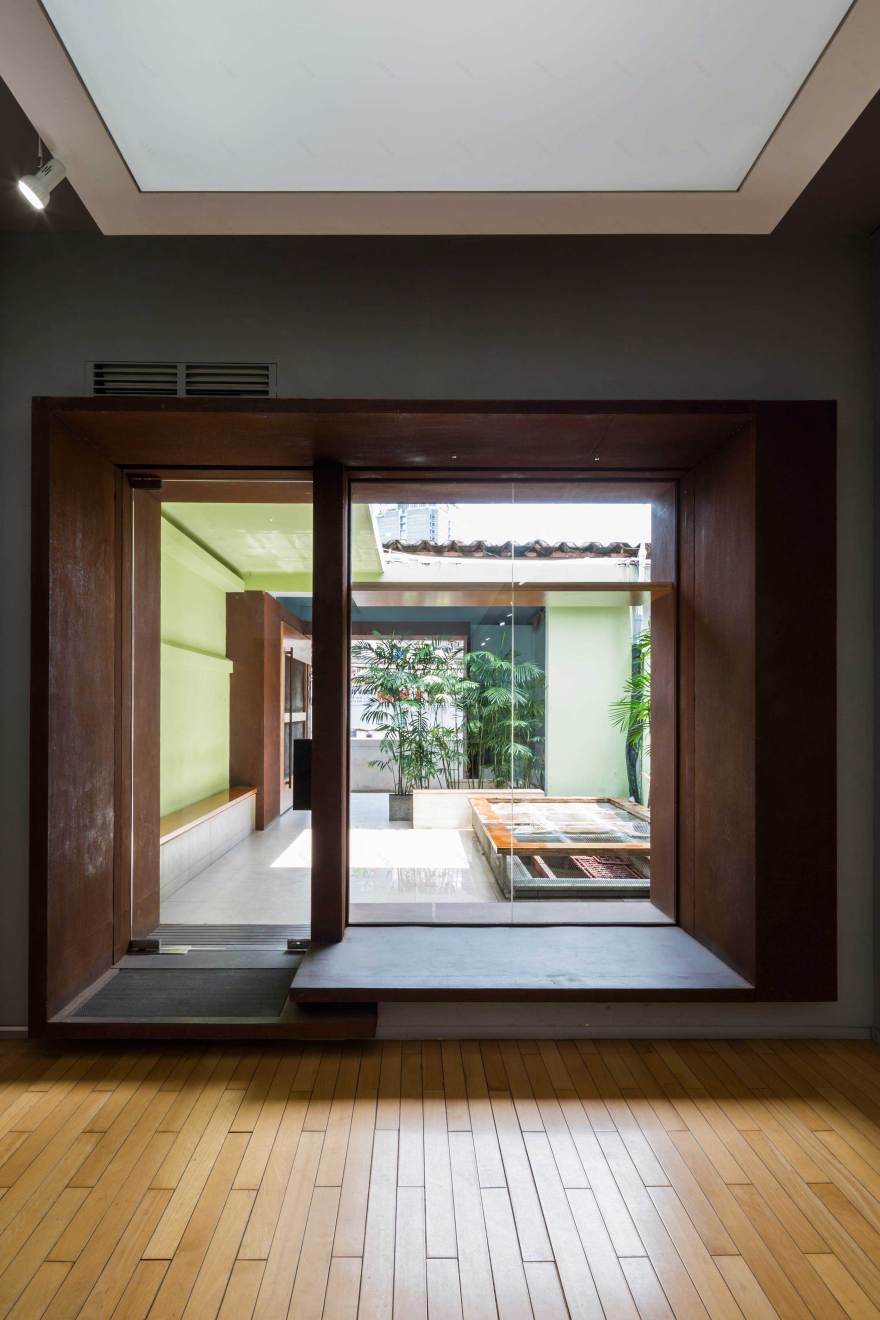 嵌入历史的临时艺术空间-18