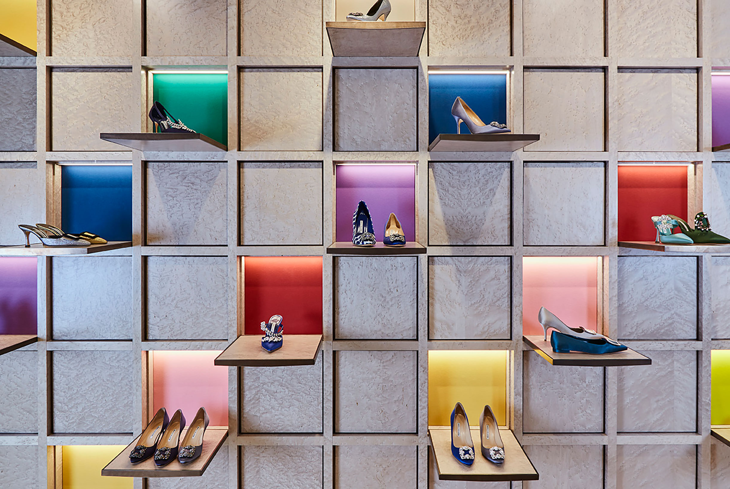 马诺洛·伯拉尼克塞尔福里奇百货店（注：Manolo Blahnik是知名鞋履品牌，Selfridges是英国著名百货公司，这里推测是该品牌在塞尔福里奇百货的店铺相关表述 ） 丨英国伦敦丨Nick Leith  Smith-13