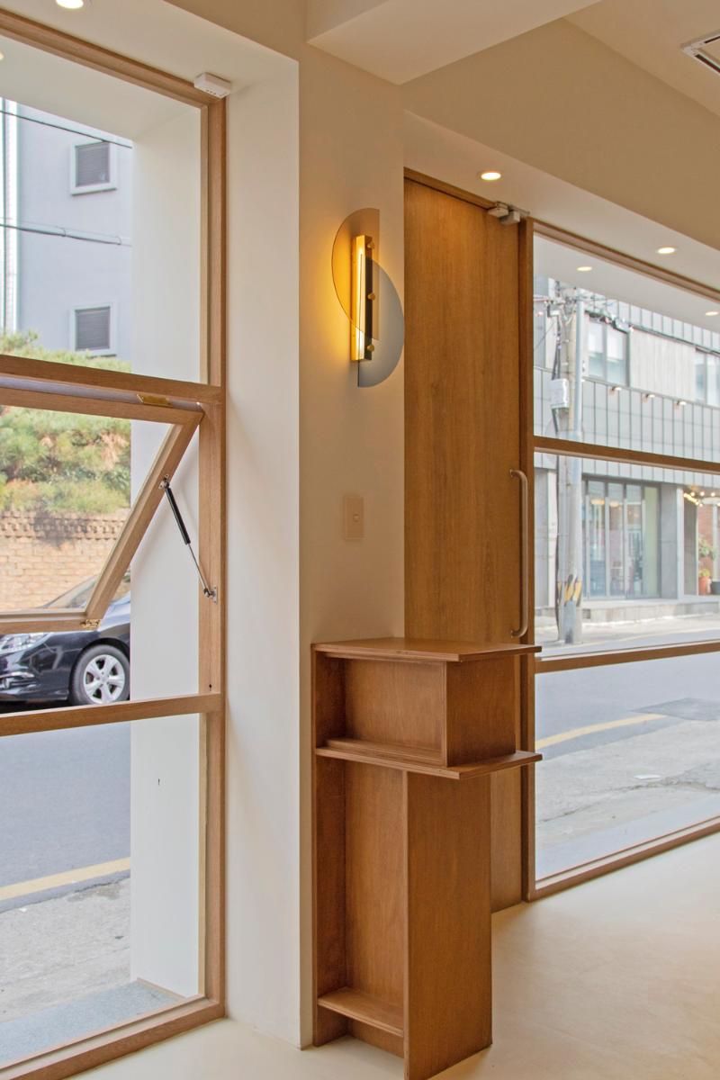 白色&木调  Instagram 风咖啡馆设计-12