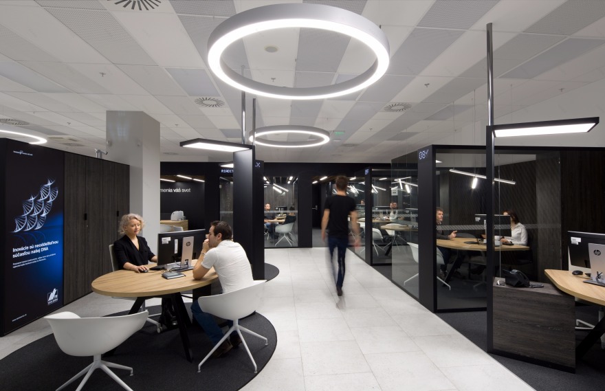 Tatra banka 新分行设计 | 现代、创新、互动-9