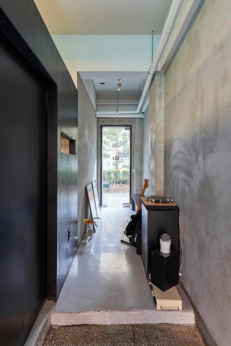 十坪小店变身为精致咖啡馆-6