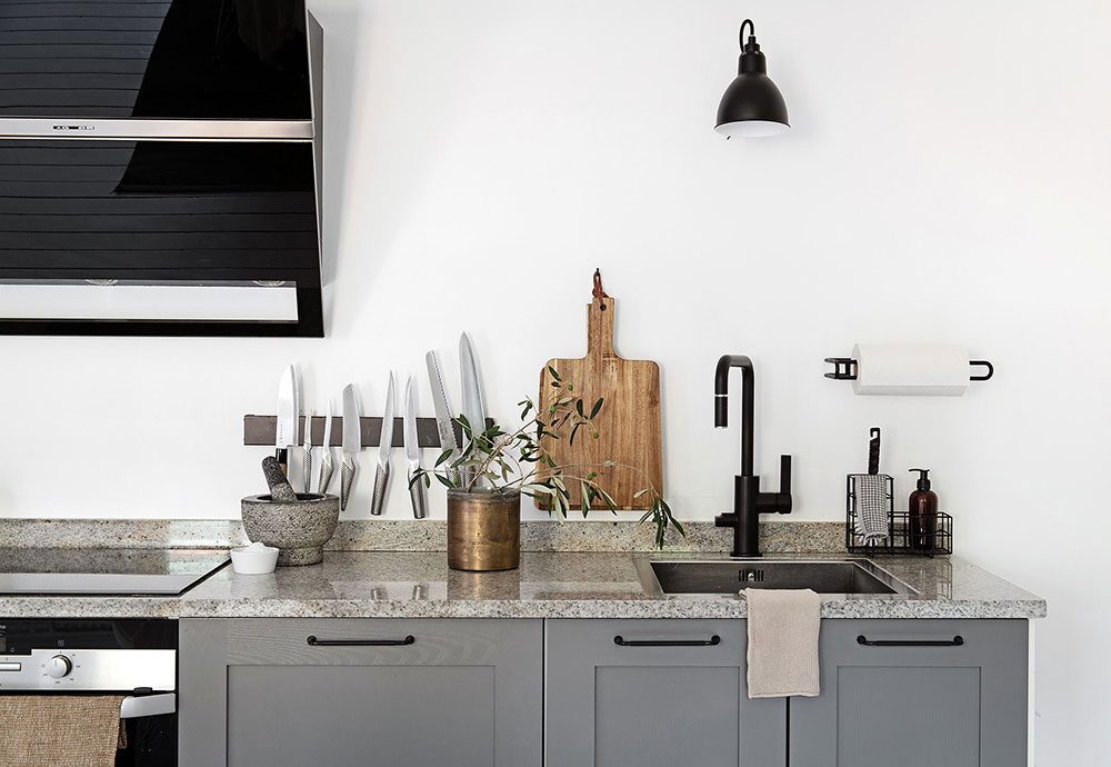 哥德堡优雅灰白公寓,复古门设计瞩目-15