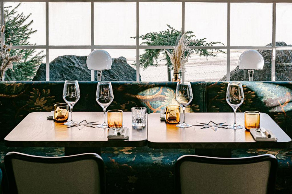 瑞士实验性高山酒店 | 时尚与传统的完美融合-13