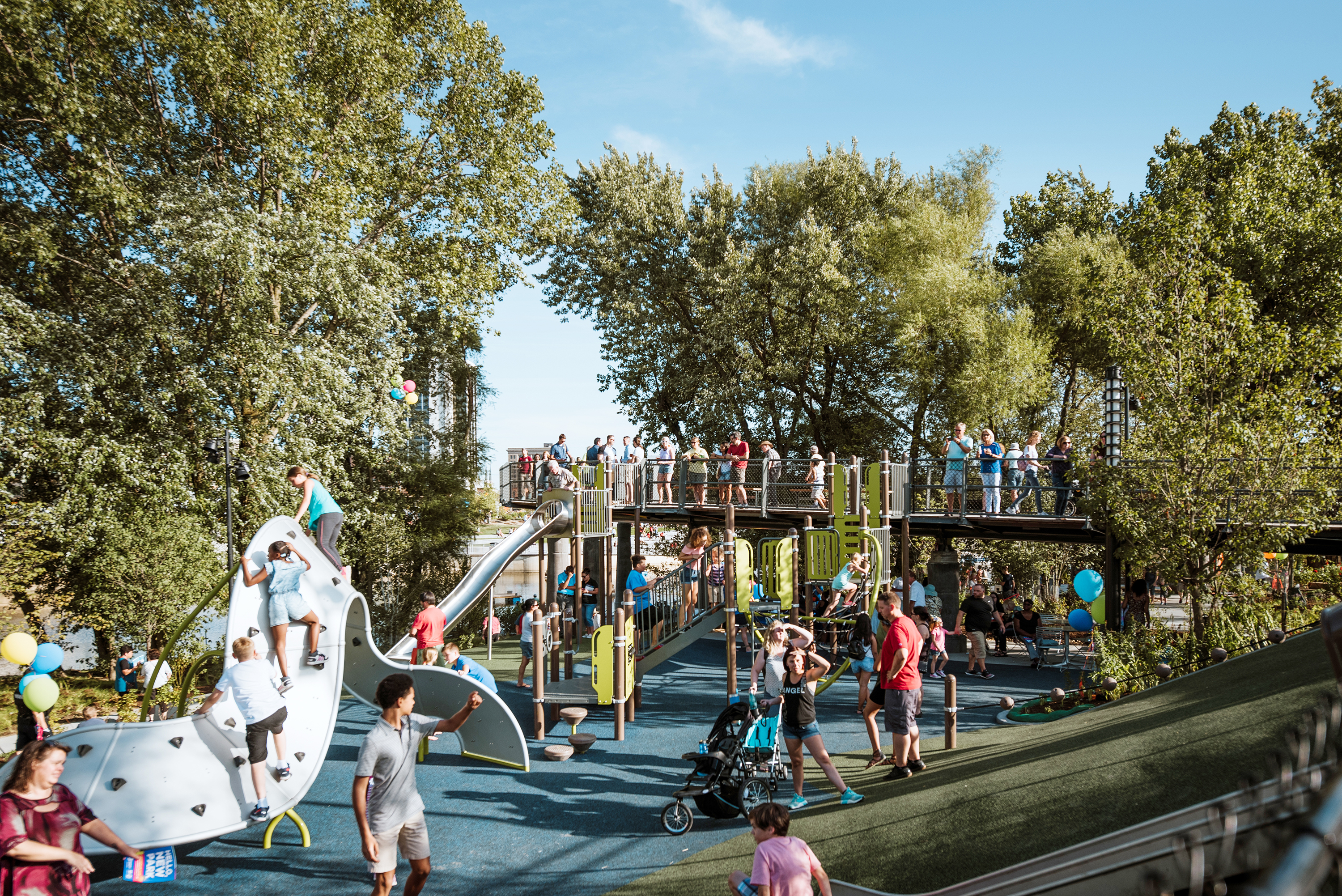 印第安纳州河滨福沃斯堡的 Promenade 公园丨Lamar Johnson Collaborative-23