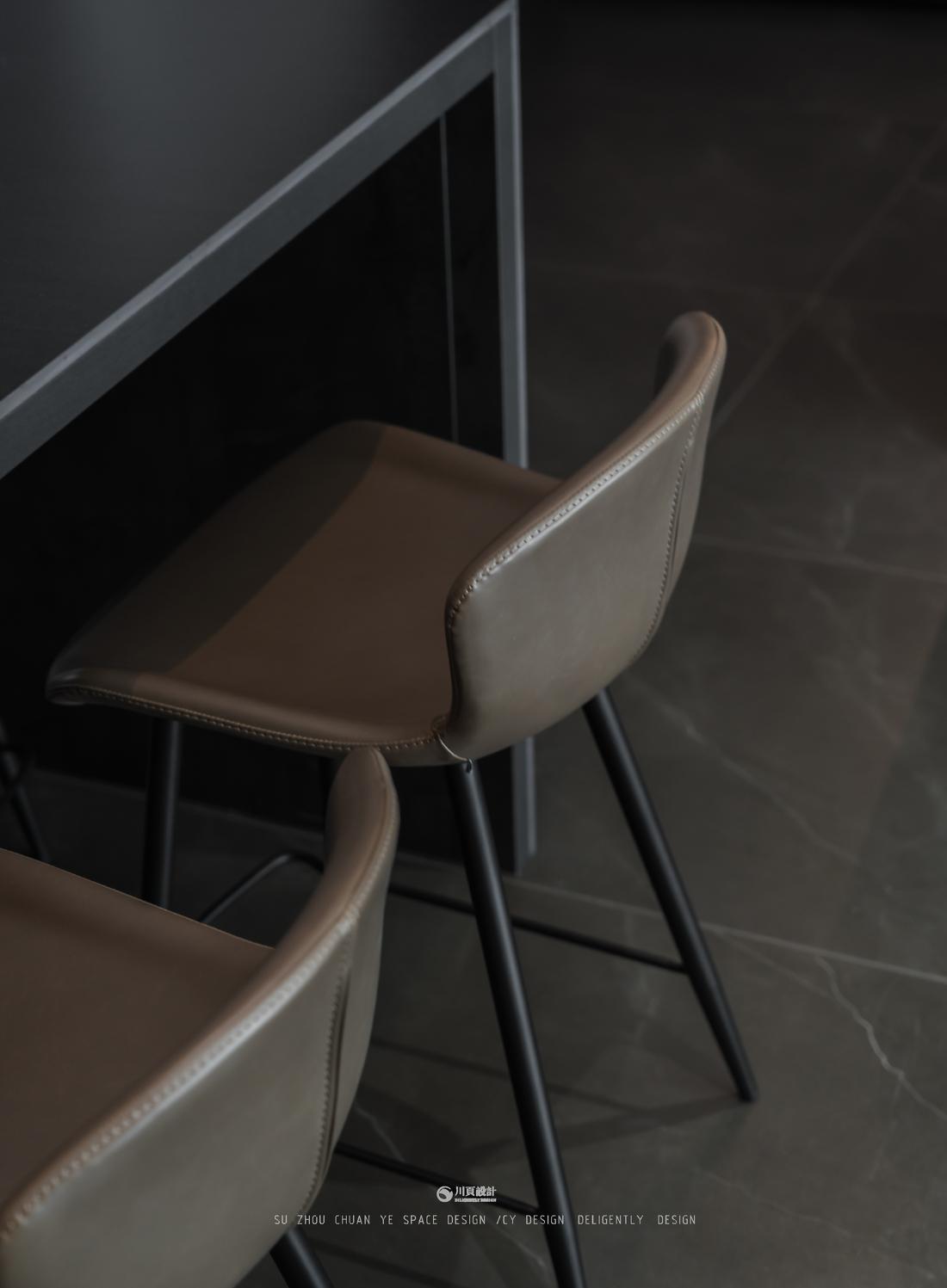 暗黑系精装房 · 现代简约的优雅与神秘-45