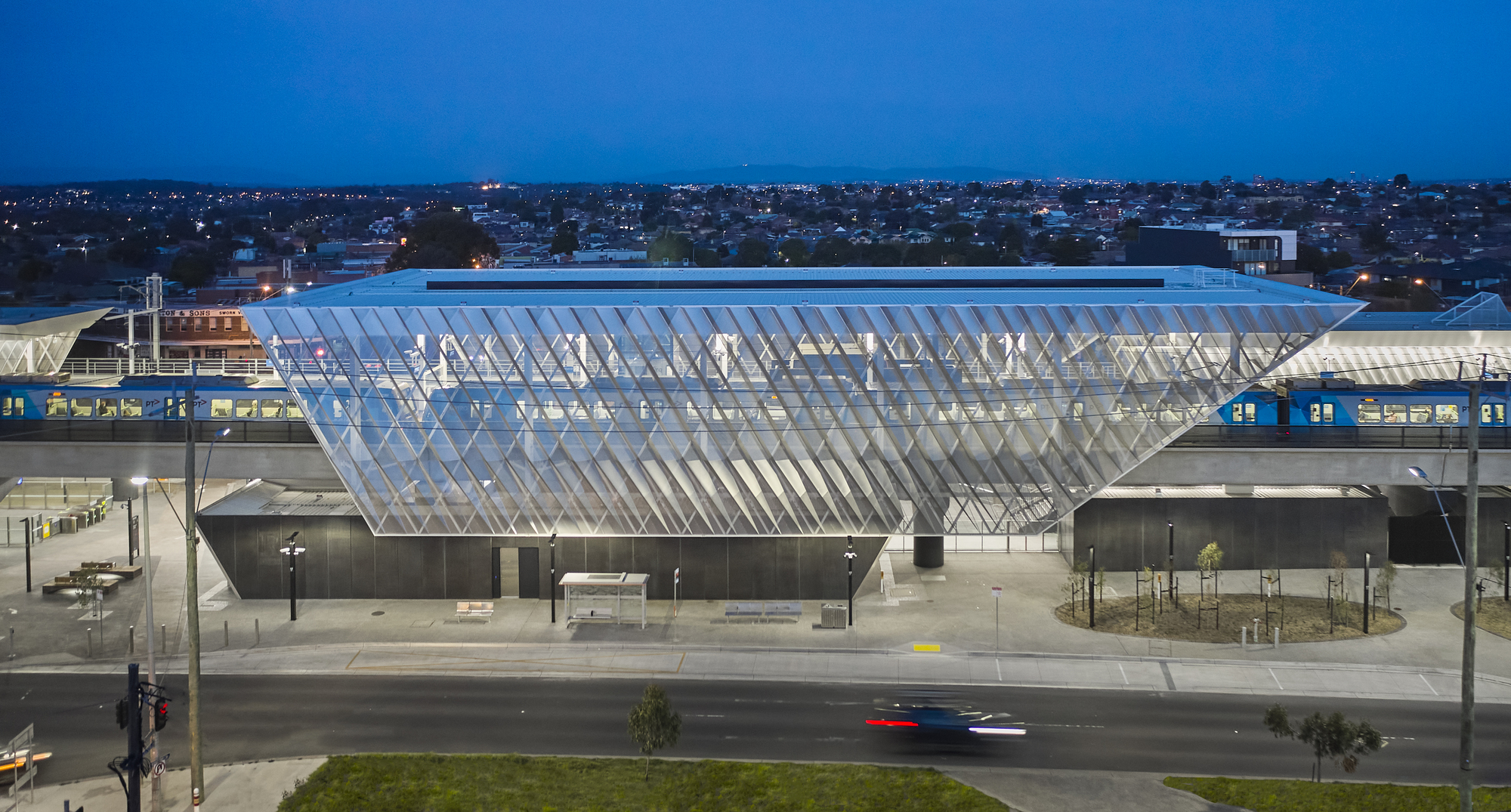 墨尔本 Reservoir 车站-24