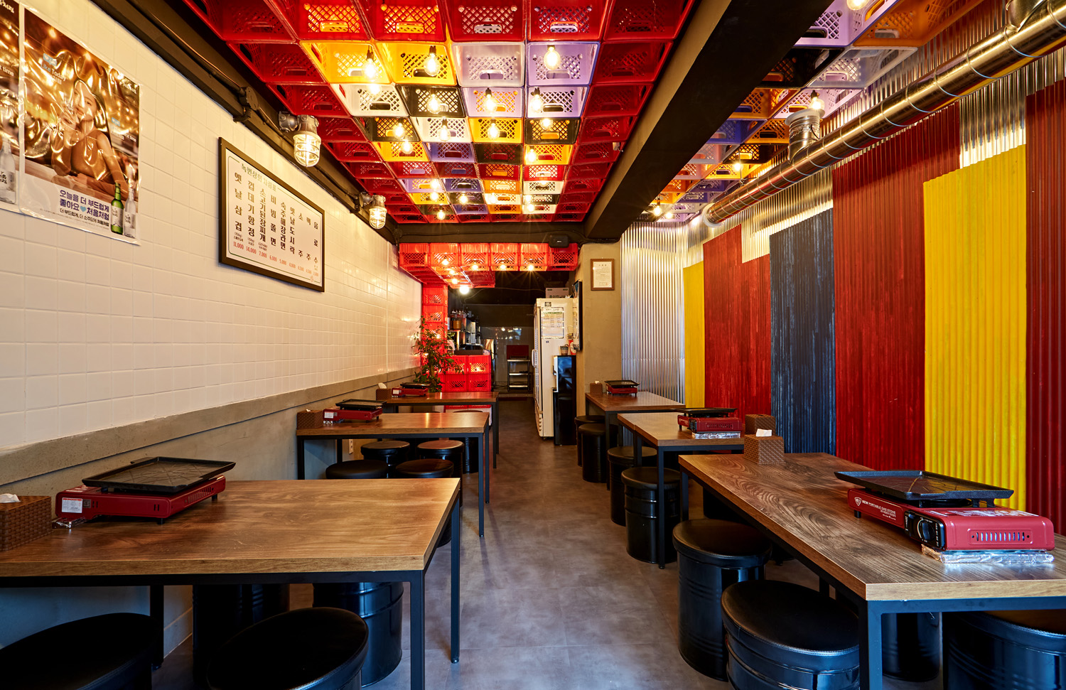 韩国 Inteirie 餐厅 | 色彩斑斓的极简主义设计-3