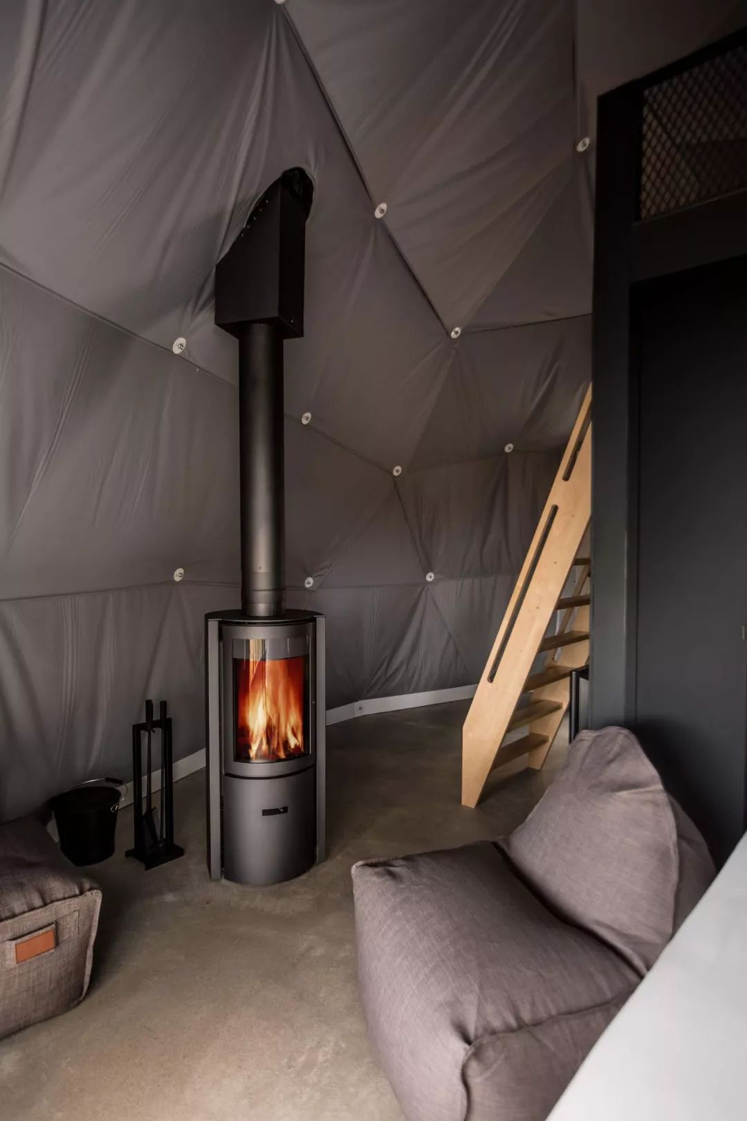 加拿大 Charlevoix 圆顶住宅 | 生态豪华露营体验-10