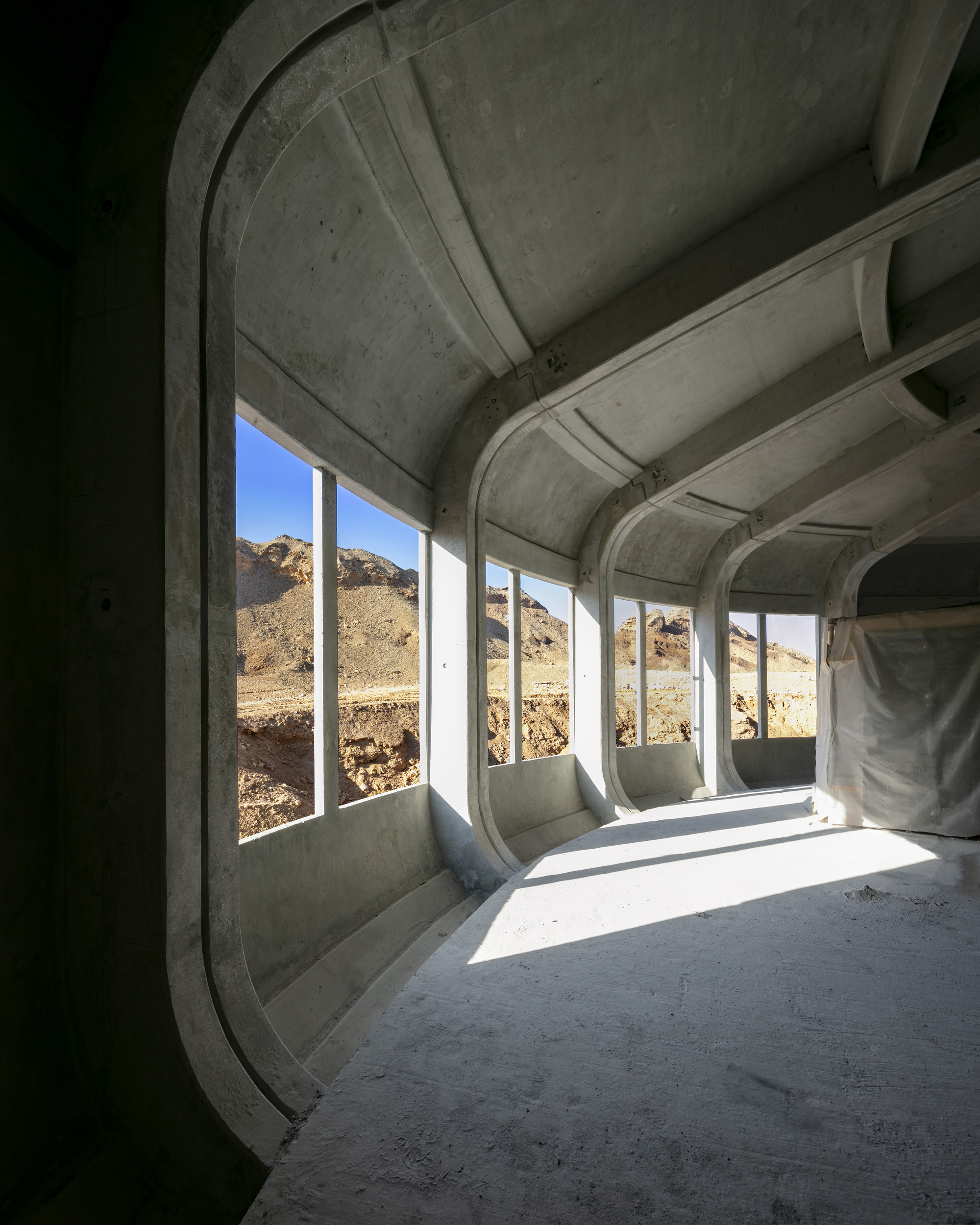 The Buhais Geology Park Interpretive Centre / Hopkins Architects-19