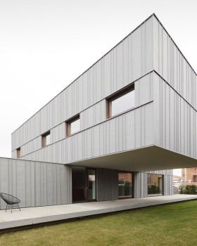 重塑界限的西班牙 Jih House 翻新设计