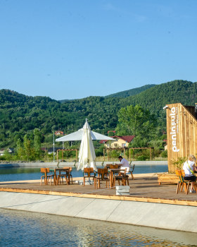 巴亚马雷半岛丨RomaniaBaia Mare丨DZNR Design Studio