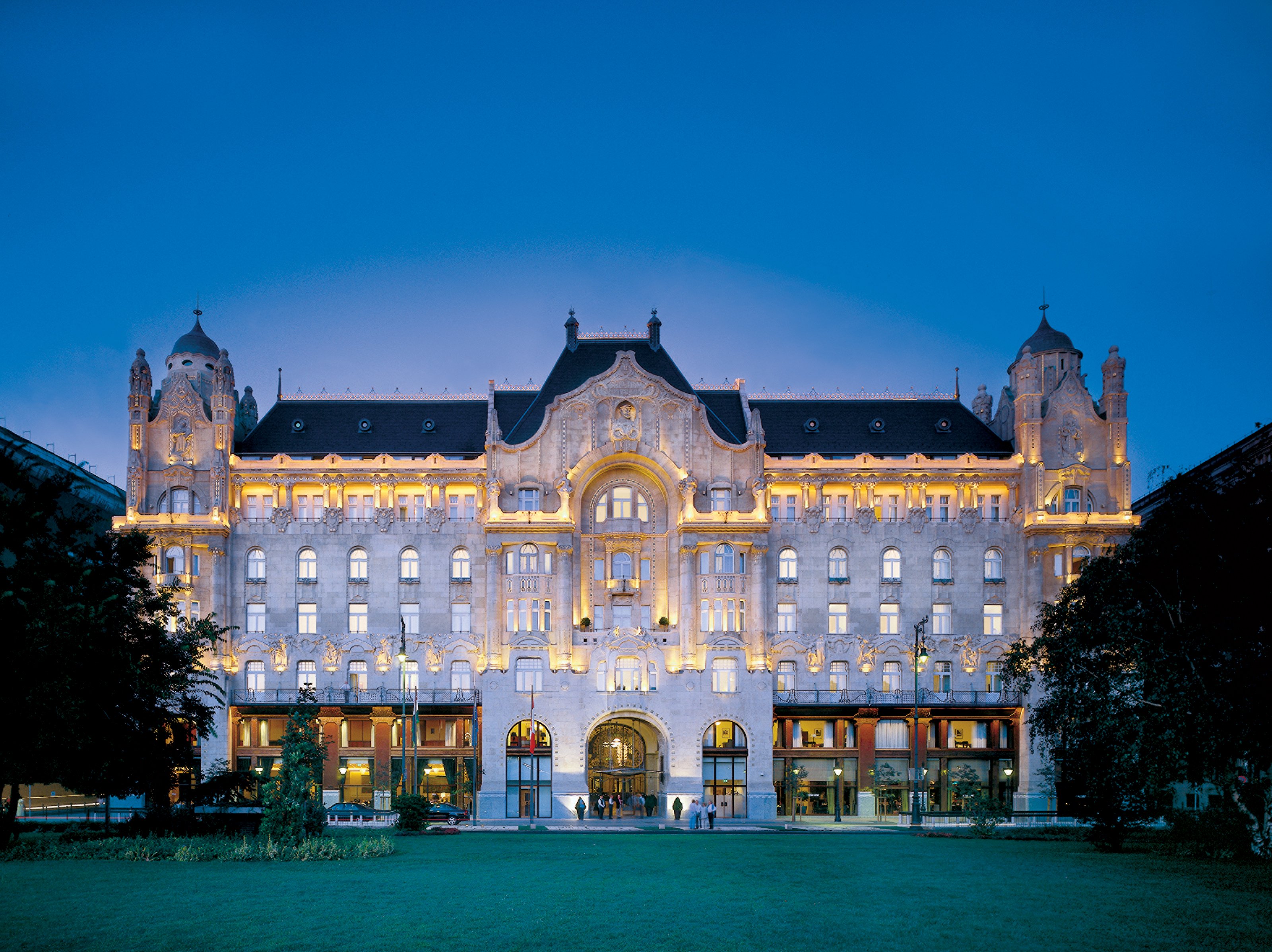 Four Seasons Gresham Palace   Richmond design-1