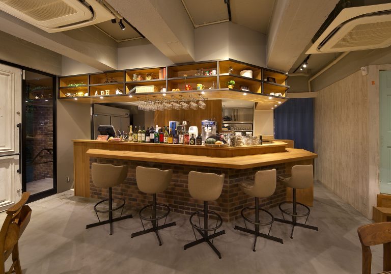 全天营业的家庭式场所（注：ALL DAY表示全天，HOME常见意思是家、家庭、住所 等，这里推测可能是指全天营业的类似家庭氛围的场所，如全天营业的家庭旅馆、全天开放的社区家庭活动中心等，需结合具体语境进一步确定准确含义） 丨日本东京丨岩本胜也＋EMBODY DESIGN-11