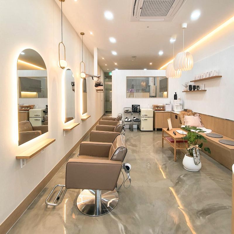 简约美容院 10 坪空间设计，明亮照明点睛之笔-6